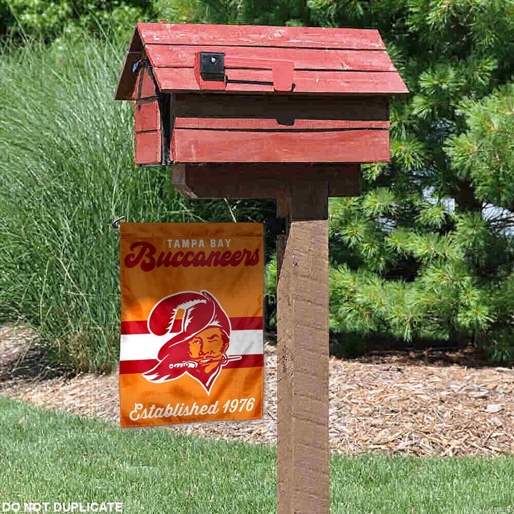 Tampa Bay Buccaneers Throwback Retro Vintage  Garden Yard Banner Flag