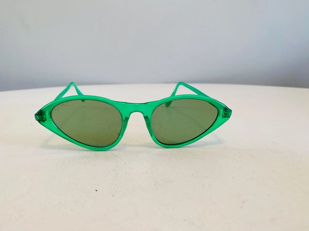 Vintage French Sharp Cateye/Angular Sunglasses, Deadstock Women main image 3