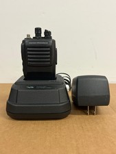 VERTEX VX-424-2-5 UHF RADIO WITH CHARGING BASE