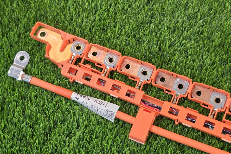 Sensor de voltaje de batería híbrido Toyota Prius C 2012-2017 89892-52011 con cable OEM Foto 4 de 4