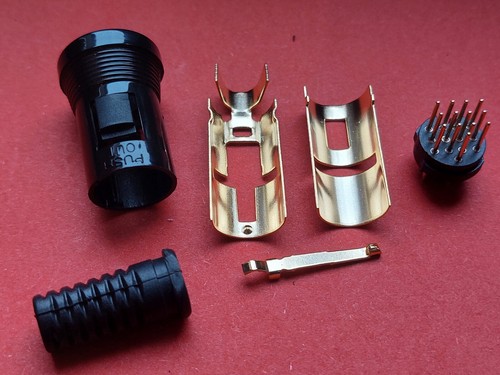 CONNECTOR 13 PIN DIN MALE GOLD PLATED PLUG LOCKING ATARI / KENWOOD / ROLAND NEW - Picture 3 of 6