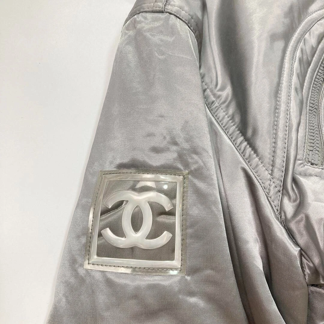 Giacca imbottita CHANEL 04A linea sportiva blouson Coco Mark taglia 40 cotone nylon