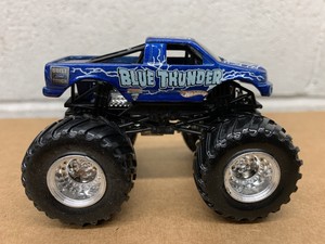 hot wheels monster jam blue thunder
