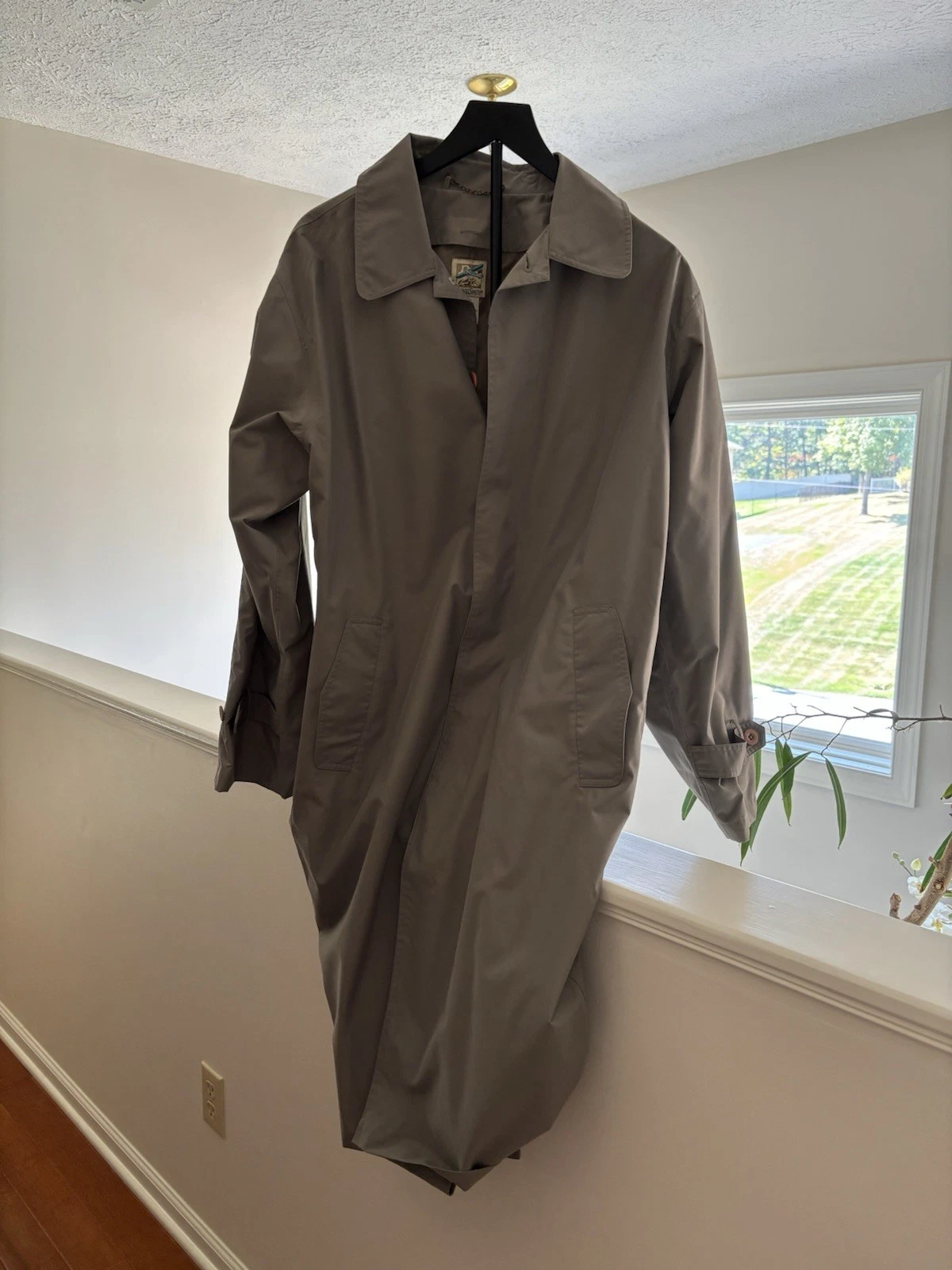 TravelSmith Men’s Medium Trench Rain Coat Jacket NWOT