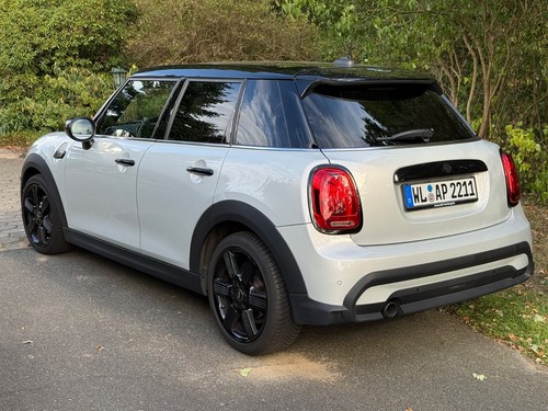 Mini silber Classik Trim Automatik Steptronic LED Carplay Sportsitze Klimaautom - Bild 4 von 17
