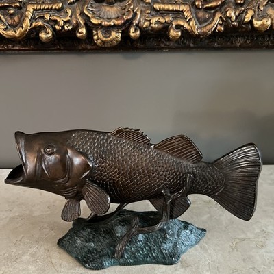 VINTAGE 1930-40 SIGNED ASIAN BRONZE FISH SCULPTURE with COLD PAINTED BASE