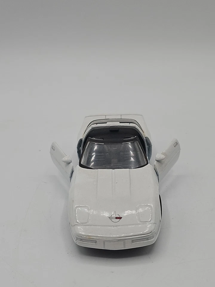 Maisto Chevy Corvette ZR1 Pull Back Car 1/38 Scale Model Car Works Great - Image 2 of 4