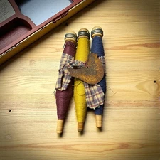Vtg Wooden Textile Spools Set of 3 Primitive Country Décor Wrapped Rustic Bird