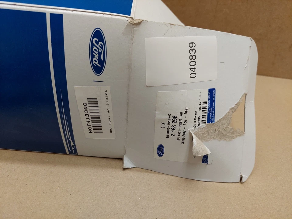 Faro antiniebla trasero Ford C-Max MK2 Grand C-Max Fiesta MK7 2168296 genuino NUEVO Foto 4 de 4