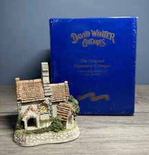 David Winter - Enesco "Sunday School" in original box