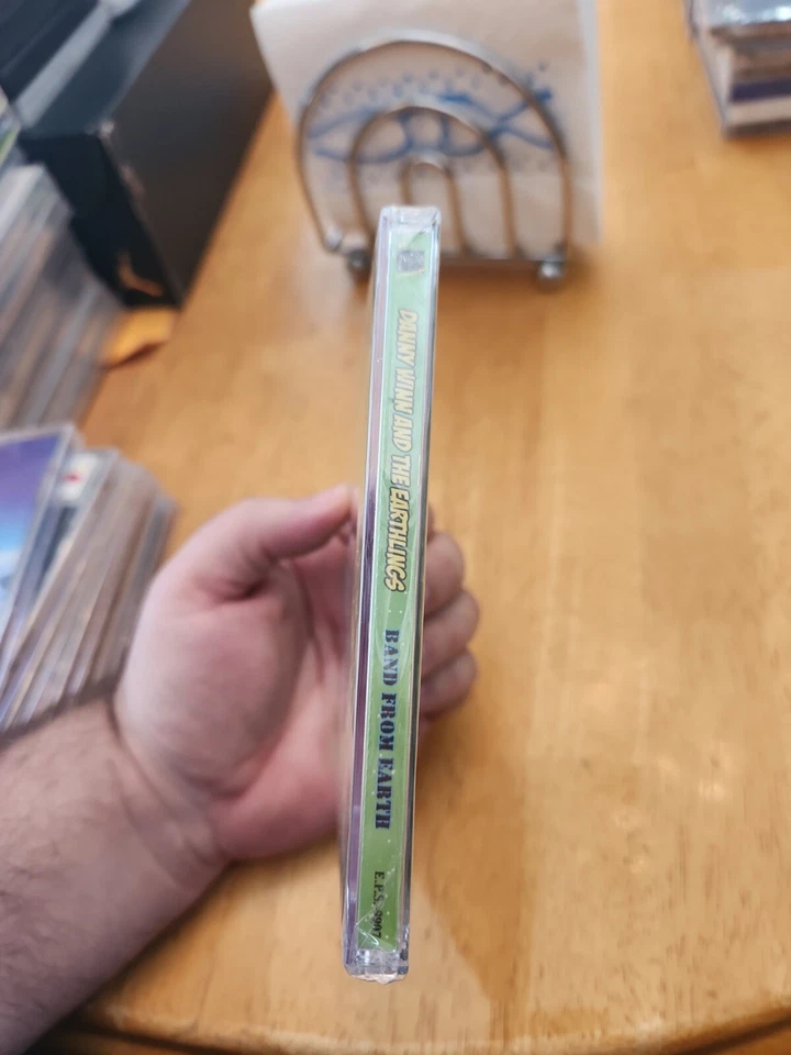 New & Sealed Danny Winn and the Earthlings Band from Earth Version 2 Music CD Foto 3 de 4