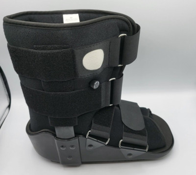 Orthopedic Sprained Walking Ankle Boot/Brace with Air Pump, Size Medium , NEW