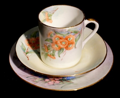 Beautiful Australian Pottery Artist Julie Boland Hand Painted Demitasse Trio