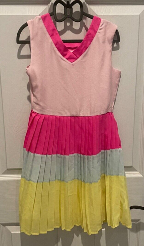 Baker by Ted Baker Girls Dress size 8 Pleated pink blue yellow