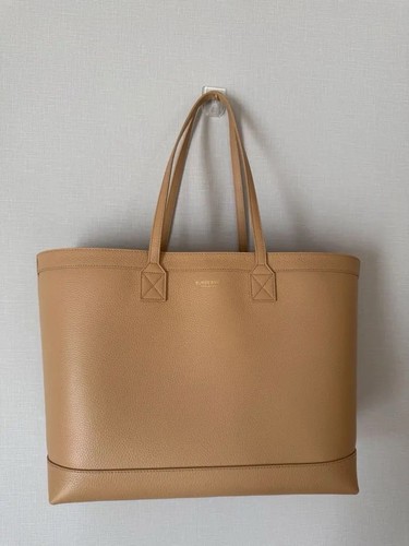 Burberry London Tote Bag Medium Grainy Leather Light Almond NWT  