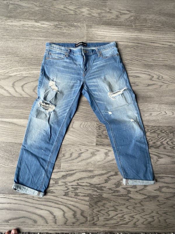 Express Jeans Women's  Size 8 Girlfriend High Rise Distressed Light Wash Denim