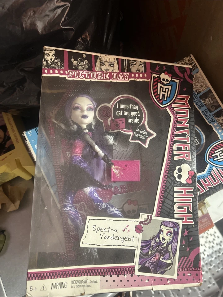 DAMAGED BOX/DOLL NEW Monster High Picture Day Spectra Vondergeist 2012 - Image 2 of 4