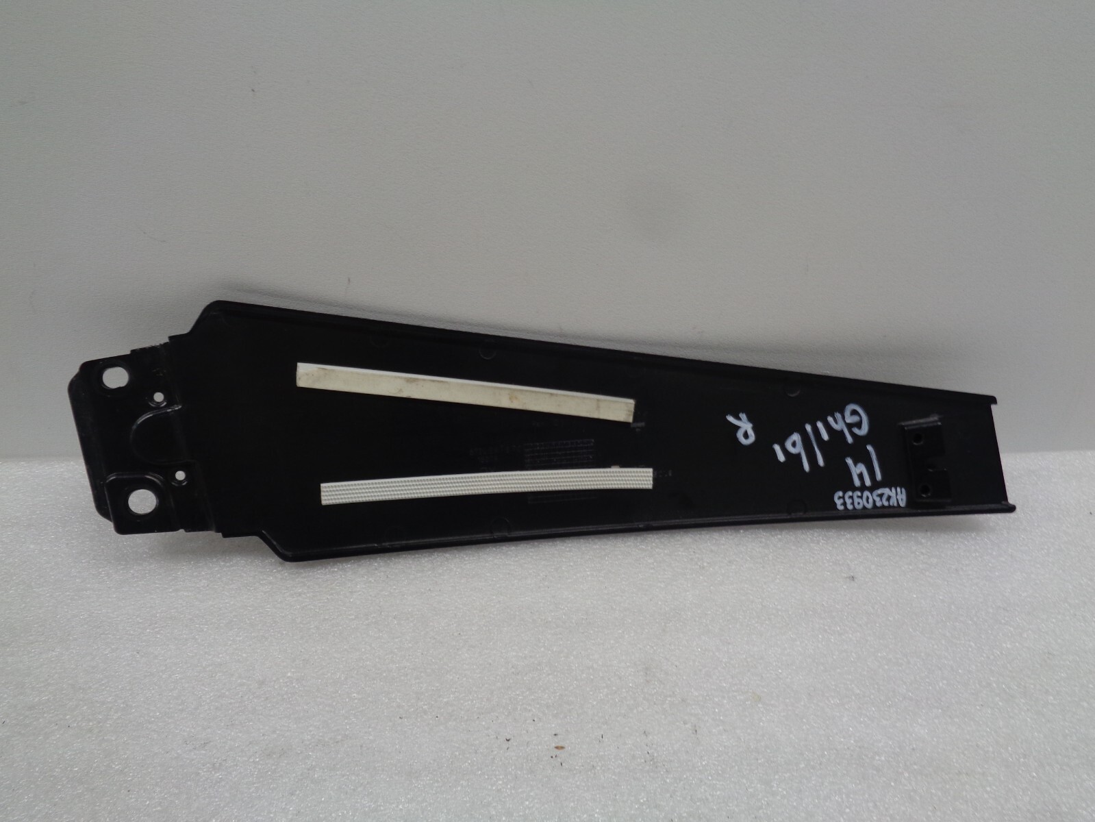 14-17 Maserati Ghibli Front Right Side Door Exterior Pillar Black OEM AK230933