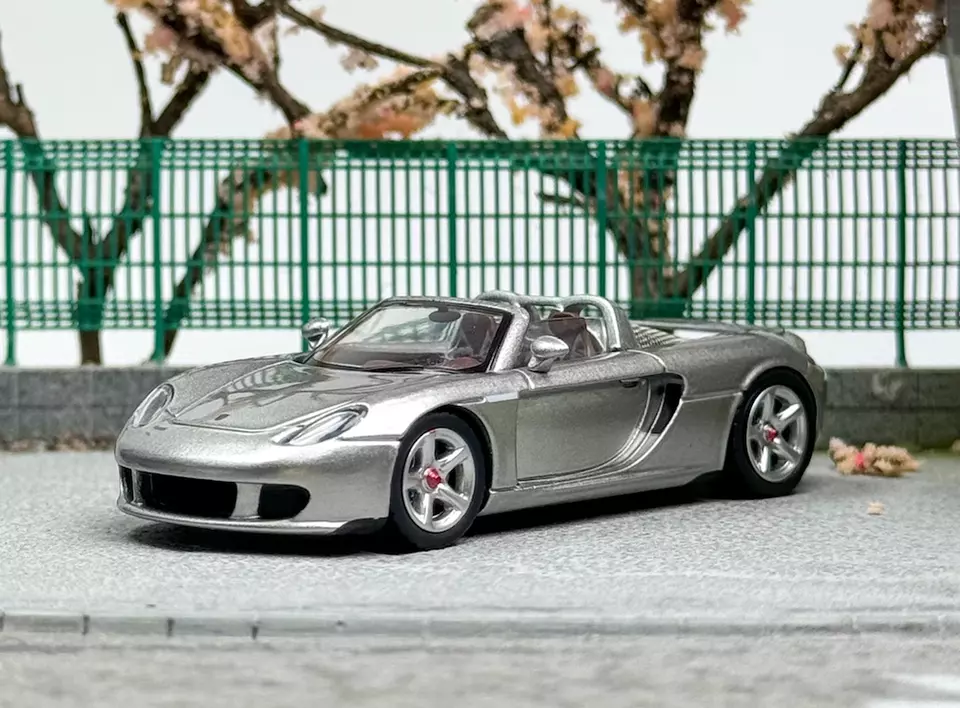 Funny 1:64 Grey Carrera GT Convertible Sports Model Diecast