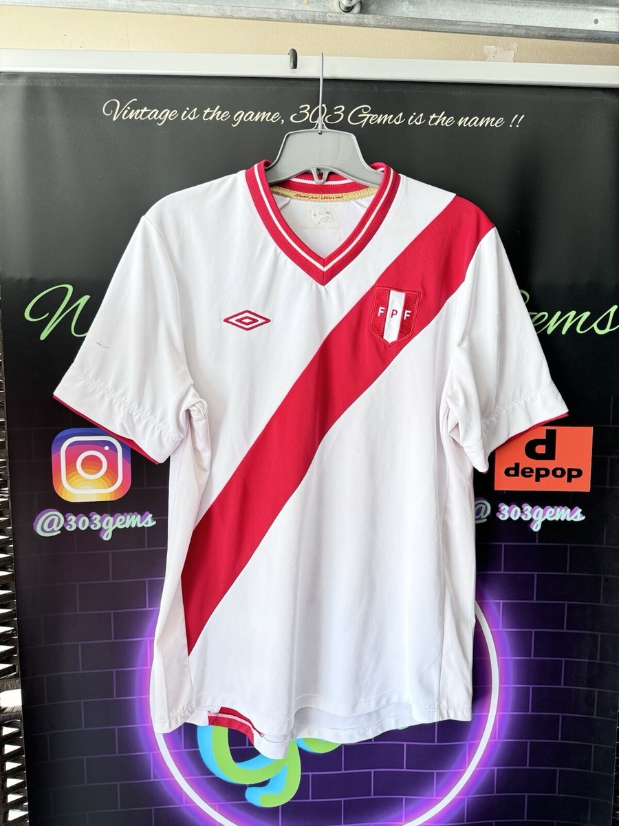 Authentic UMBRO Peru 2011-2012 World Cup Football Soccer Jersey