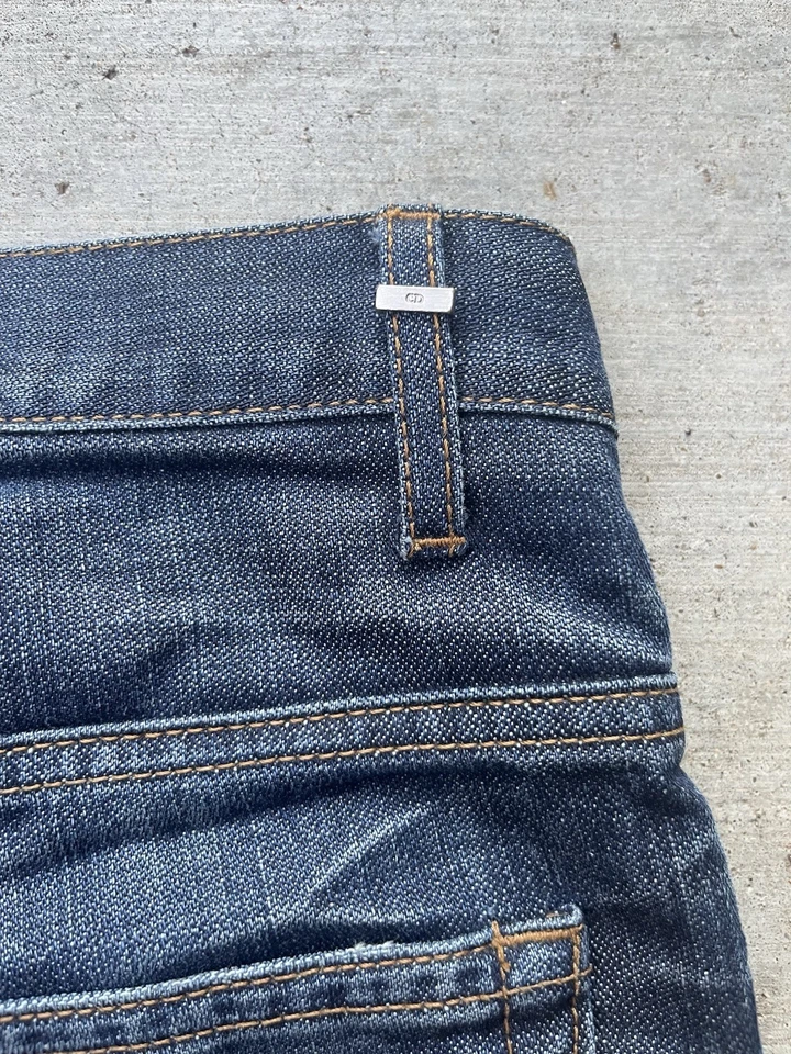 Jeans jeans azul Dior por Hedi Slimane - Imagem 4 de 4