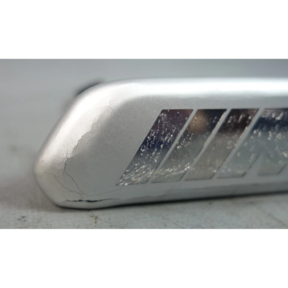 Respaldo asiento delantero BMW F80 M3 F82 M4 2015-2018 dañado ///Luz emblema M OEM Foto 2 de 4