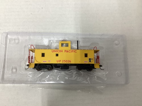 Centralia Car Shops #1067 escala HO “UP” amarillo late furgón Rd. #25026 | Condition: New