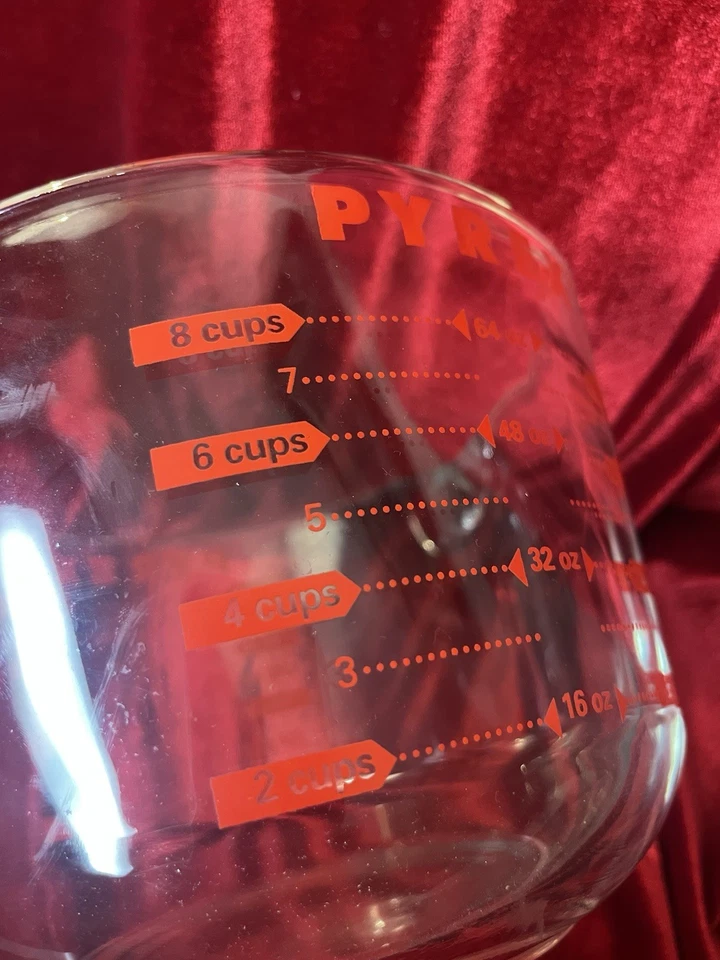 PYREX 8-Cup Clear Glass Measuring Cup 64 Oz, Red Letters 2 Quart capital P Vintg - Image 4 of 4