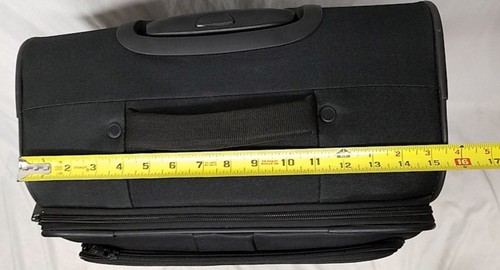 Skyline Softside 2pc Spinner Luggage Set - Black With Accessory Bathroom Bag’s - Picture 11 of 12