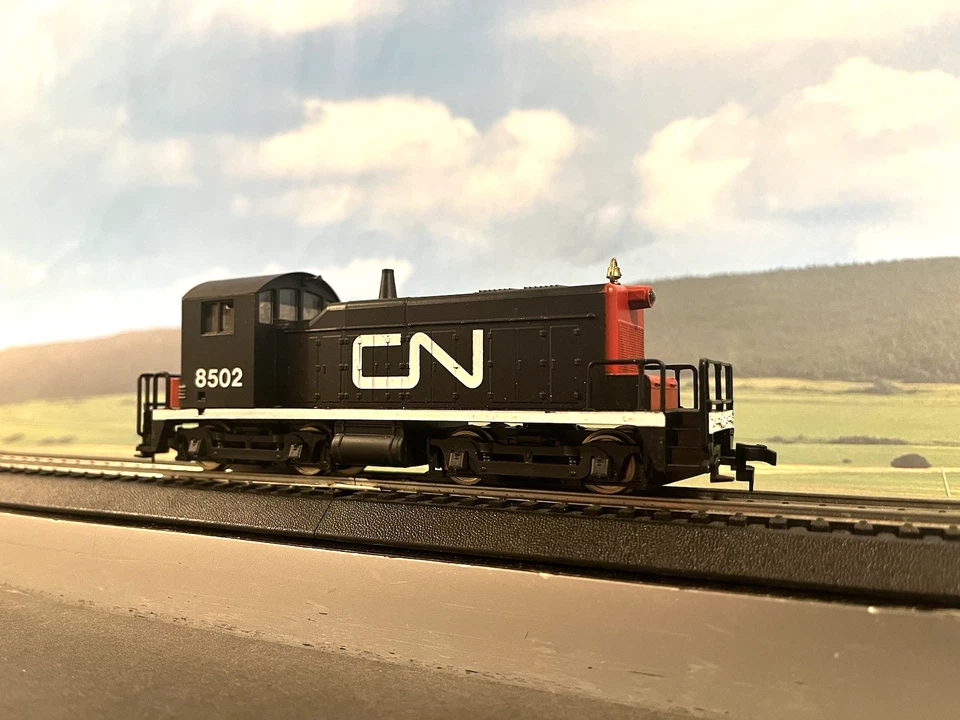 HO Scale Model Power, Diesel Locomotive, Canadian National, Black #8502 Switcher - Image 3 of 4