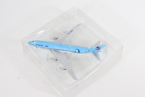 Phoenix 1:400 Scale Korean Air Boeing 747-400 "HL7402" - Picture 5 of 6