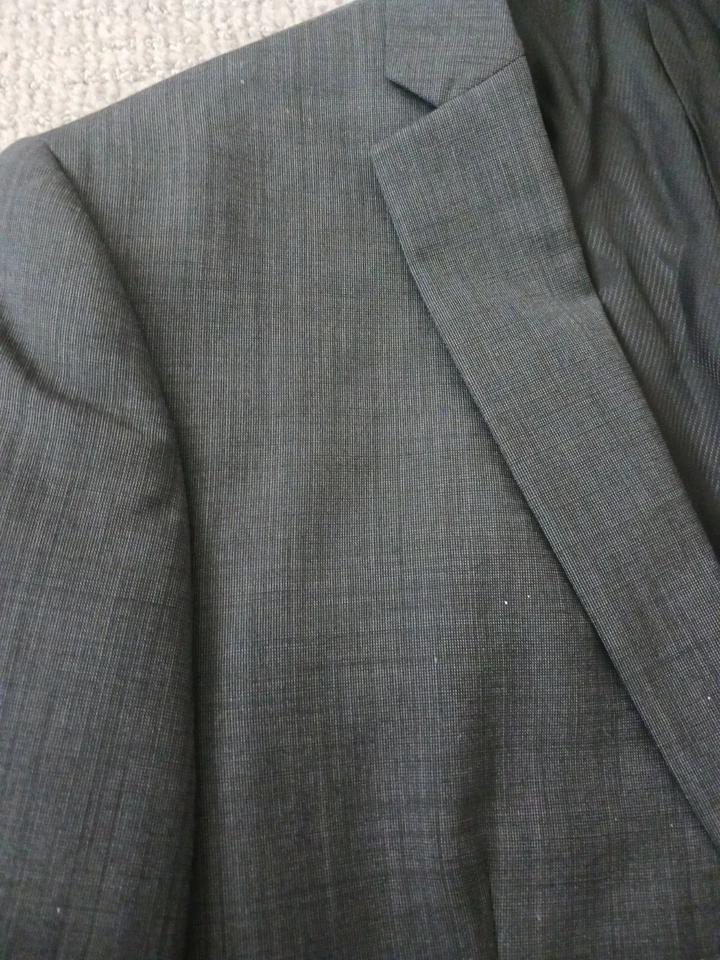 Bar III Gris Oscuro 100% Lana Traje Dos Piezas 42R Chaqueta 36x30 Pantalones Diseño Único Foto 3 de 4