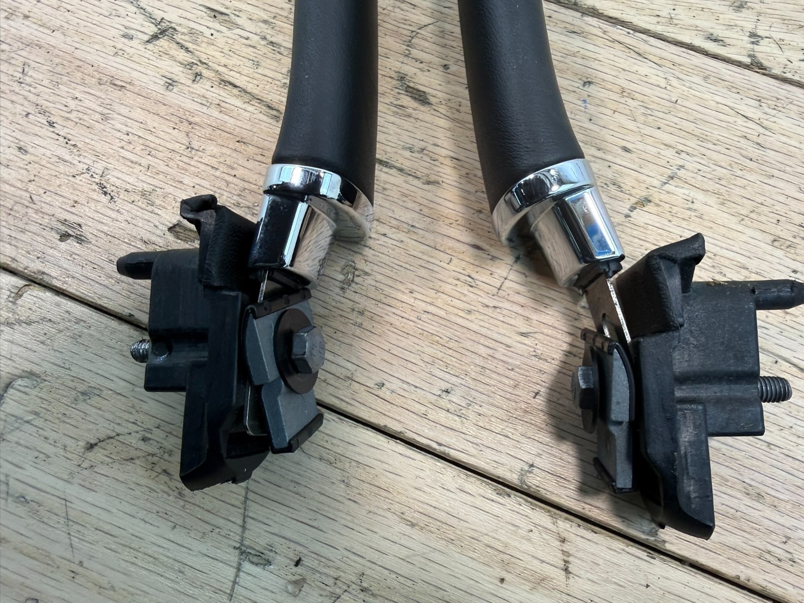 2013 BENTLEY CONTINENTAL GT OEM UPPER LEFT RIGHT ROOF GRAB HANDLE ASSEMBLY