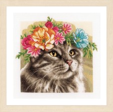 Lanarte Counted Cross Stitch Kit: Flower Crown: Maine Coon (Aida)