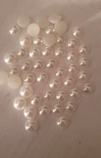 CraftbuddyUS 100pcs 8mm Cream Acrylic Flat Back Half Round Pearl Gem no adhesive
