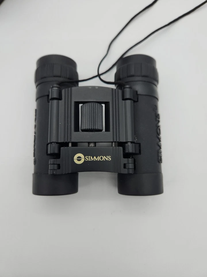 Simmons Model 1156 Binoculars 8x21 FOV 372ft @ 1000YDS W/ Case Great Shape - Image 2 of 4