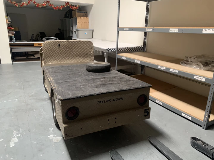 2 CARROS $2500 ea Taylor Dunn B248 plataforma industrial eléctrica 48v - funciona perfectamente  Foto 3 de 4