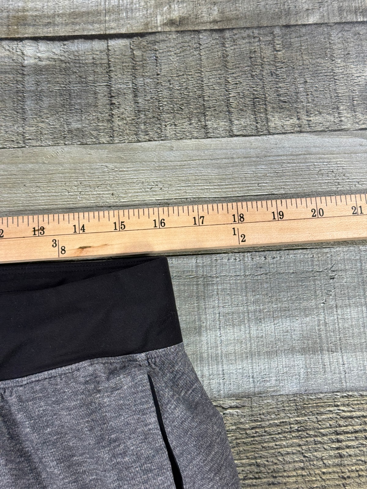 Lululemon T.H.E. Short Linerless Shorts Mens Large Gray Athletic Running Yoga