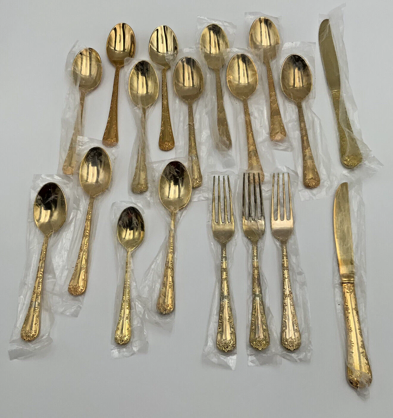 Wm Rogers & Son Flatware 18 Pcs Gold Plated Enchanted Rose NEW See Desc