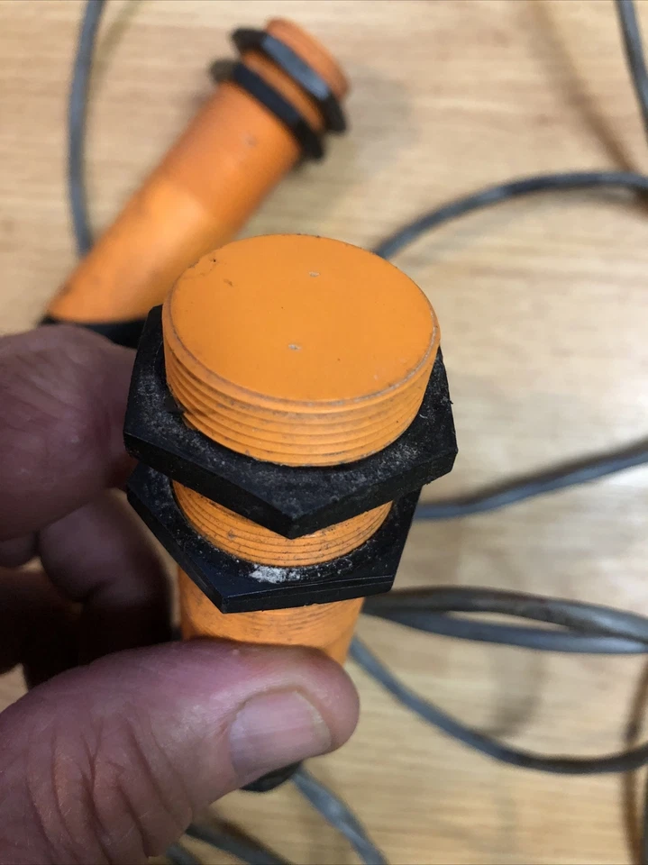 Sensor capacitivo IFM Efector KI5075KIE3015-FPKG/NI 10-36VDC 250mA lote de 2 Foto 3 de 4