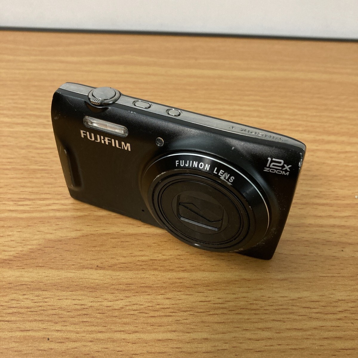 Fujifilm Finepix T500 Digital Camera 16MP, 12X - Tested Good 