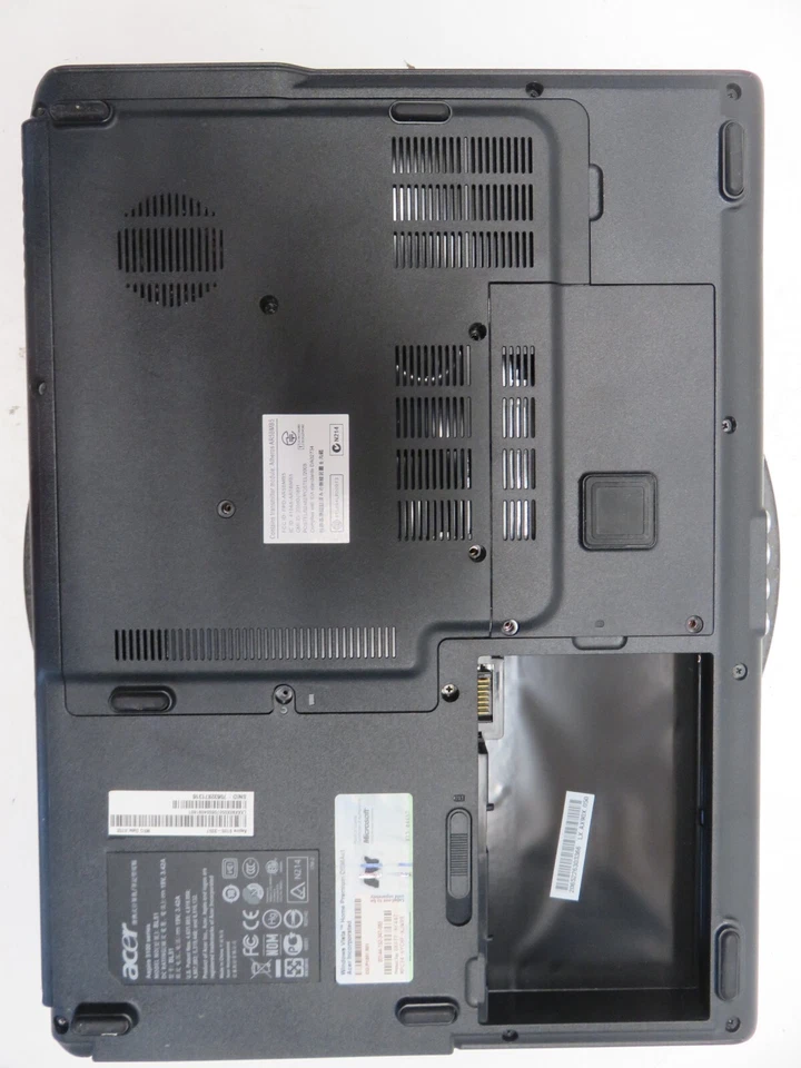 Acer Aspire 5100-3357 AMD Turion 64 MK-36 2000 MHz 1,5 GB SIN DISCO DURO sin batería Foto 3 de 4