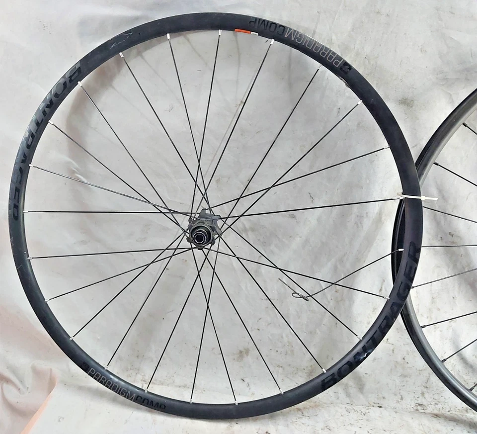 Trek Bontrager Paradigm Comp 700c Bike Wheel Set 142/100/12mm Thru Axle 28/24S! - Image 3 of 4
