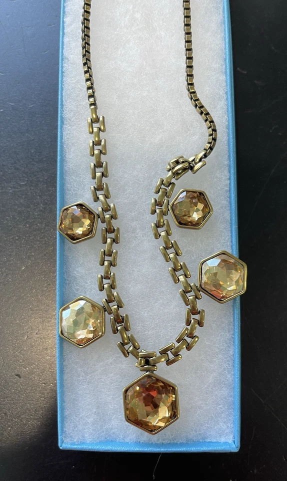 Collar de piedra de toque de cristal de Swarovski topacio antiguo sombra dorada en el borde Foto 4 de 4