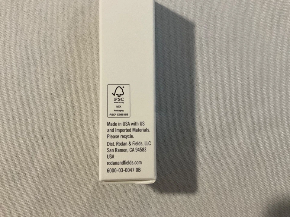RODAN + FIELDS Plumping Lip Oil SPF 28 Sunscreen 0.17 fl oz CORAL EXP 01/2026 - Image 4 of 4