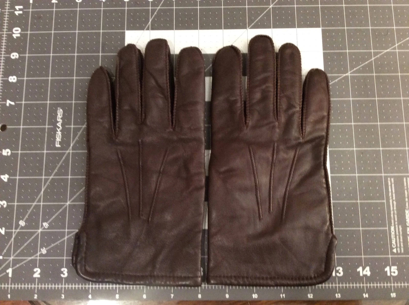 Retro Fownes Dark Brown Soft Leather Winter Glove Size L Insulated
Opens in a new window or tab