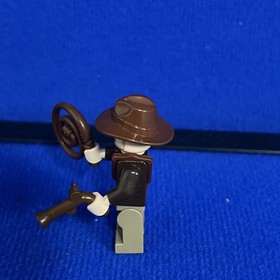 Authentic LEGO Indiana Jones IAJ001 MiniFigure W/Whip Satchel Hat Gun