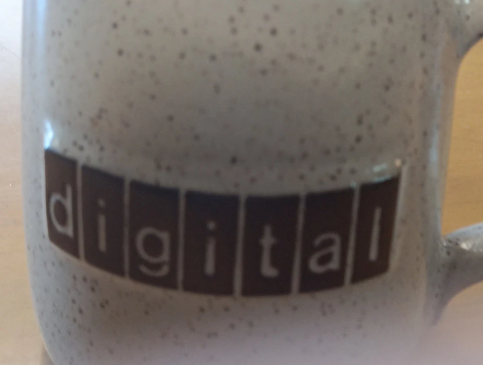 Vintage DIGITAL EQUIPMENT Corporation DEC Logo Coffee Mug Brown Speckle vg+ - Image 3 of 4