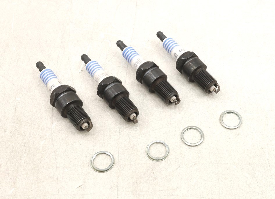 NEW Motorcraft Spark Plugs Set of 4 SP-416 Ford Dodge Mercury Plymouth 1974-1976