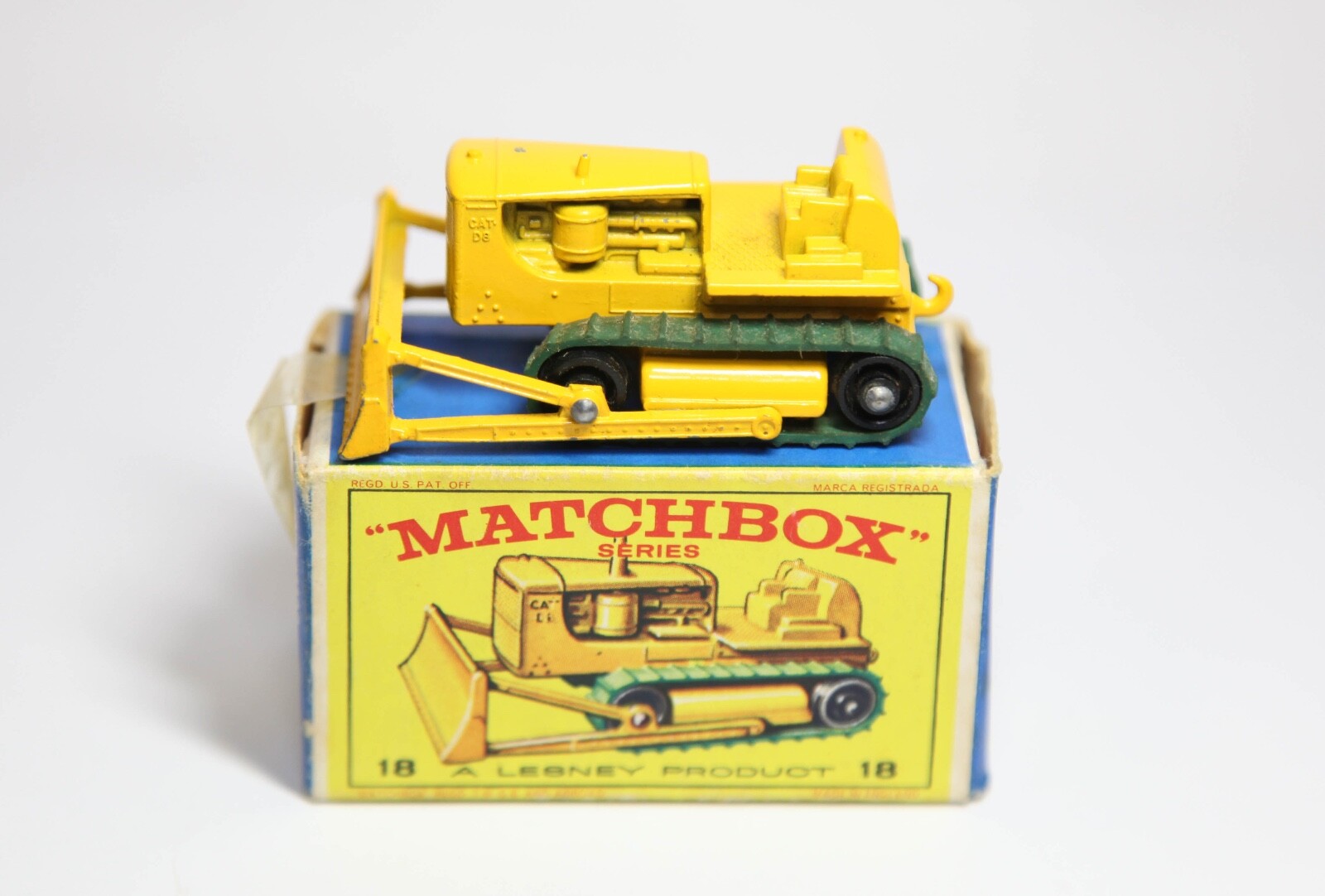 Lesney Matchbox No 18 Caterpillar Bulldozer In Its Original Box - Excellent - Picture 2 of 6